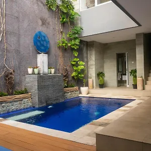 Lestari Villa Legian (Bali)